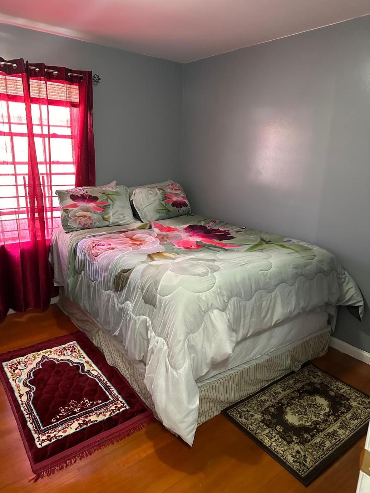 Divine Villa Guest House 65 Sherman 6Mins To Airport And 4Mins To Penn Station Newark Buitenkant foto